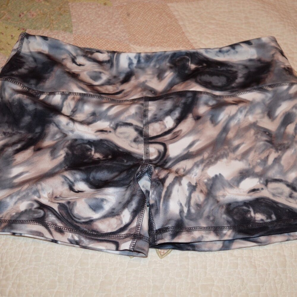 Scorpio Sol Active Wear Shorts Size L